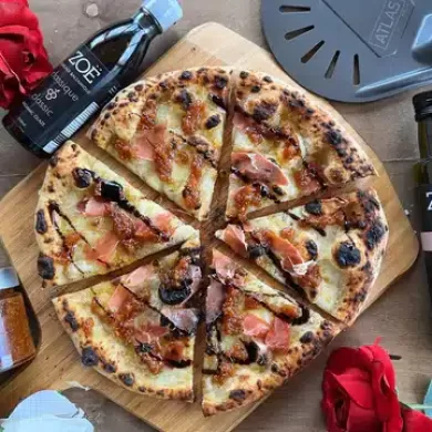 Zoe_Prosciutto_Fig_Chutney_Balsamic_Pizza_480x480
